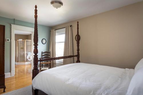 Inn at Beulah Beach on Crystal Lake - photo 46