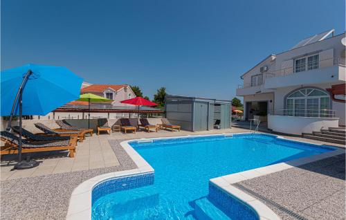 Four Bedroom Holiday Home In Brodarica — 4-Star Luxury Hotel in Brodarica, Croatia