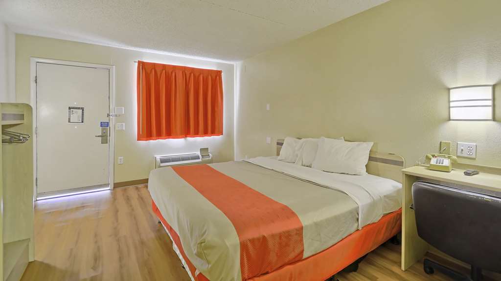 Motel 6 Maple Shade Township NJ Philadelphia Mt Laurel - photo 10