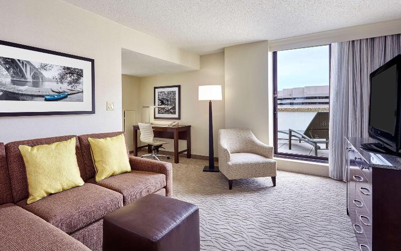 DoubleTree by Hilton Washington DC Crystal City - photo 75