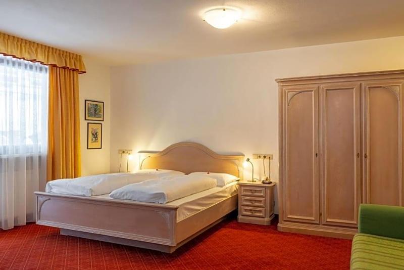 Hotel Schopfenhof — hotel in San Candido