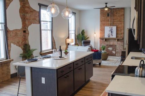 Stunning Condos Near Washington Park w Parking — 4-Star Luxury Hotel in Cincinnati, United States