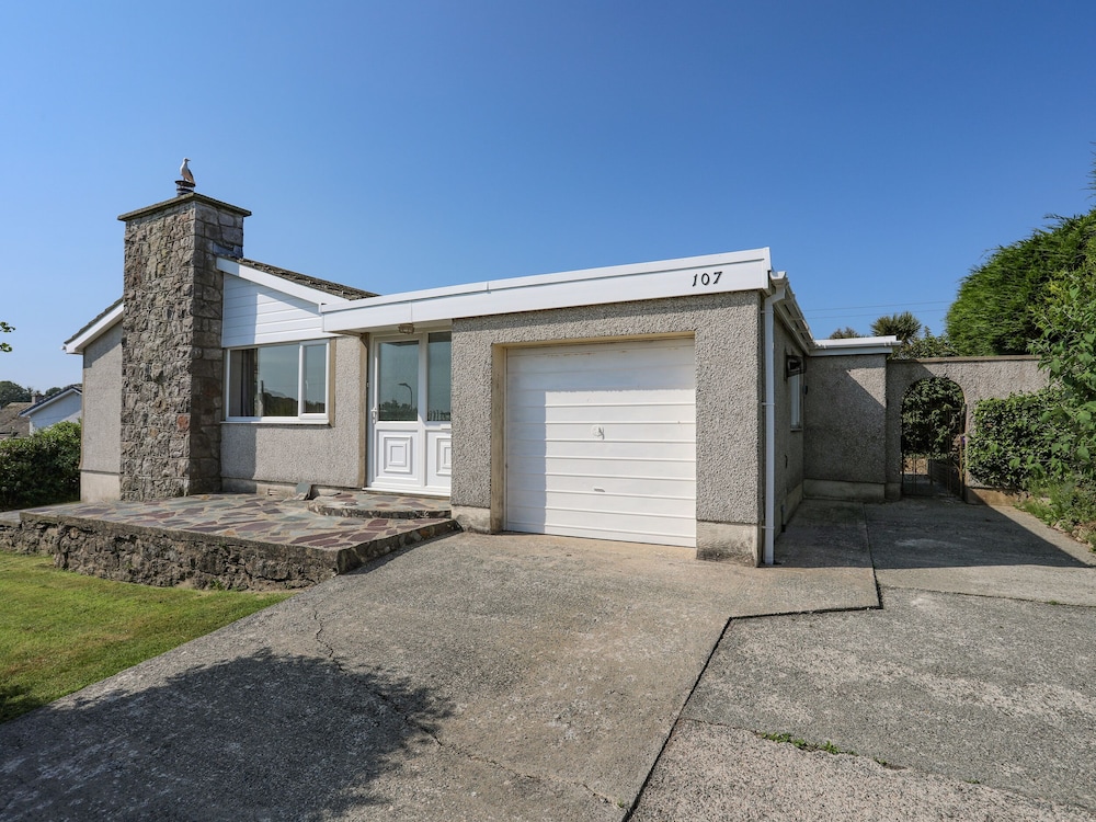 Ty Bedw in Benllech, United Kingdom