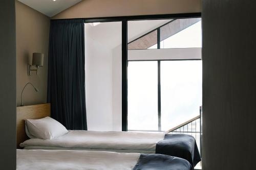 George Snow Apartments in New Gudauri fireplace 50m to Gondola lift