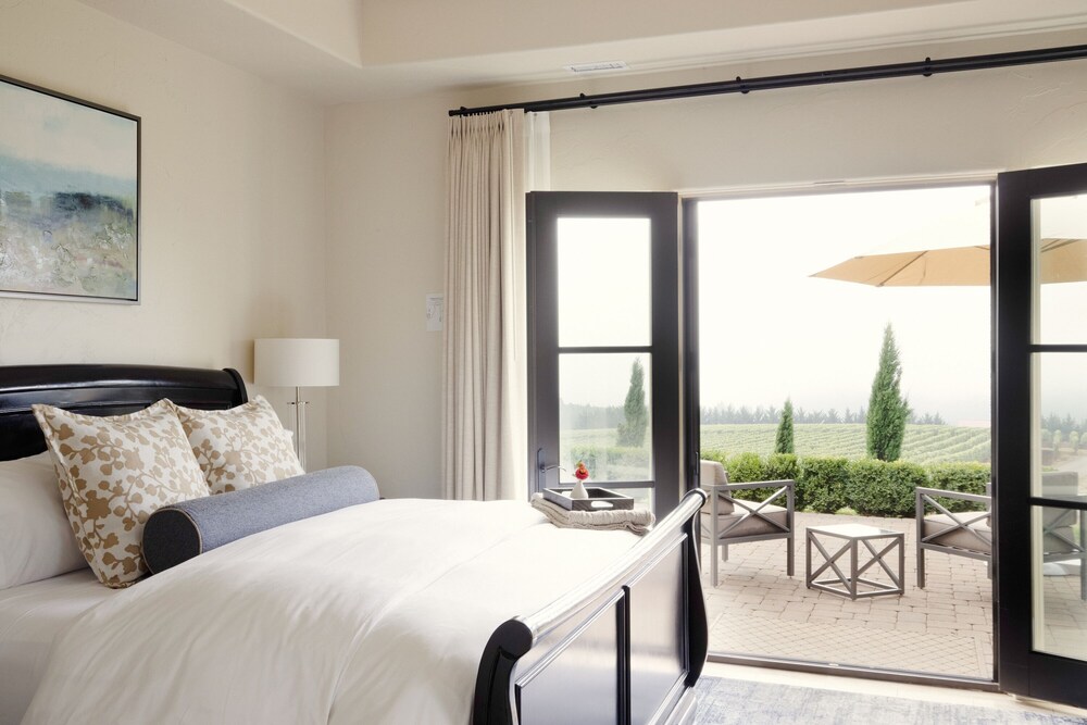 Black Walnut Inn & Vineyard - photo 9