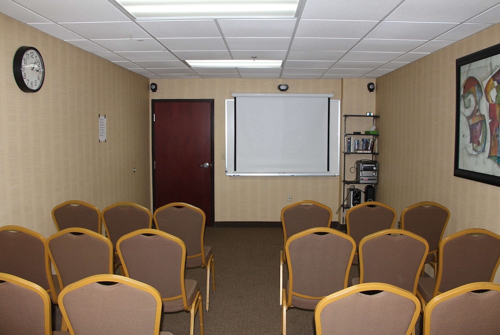 Jameson Inn and Suites Riverdale - photo 42