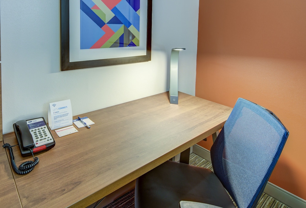 Holiday Inn Express & Suites Foley by IHG - photo 16