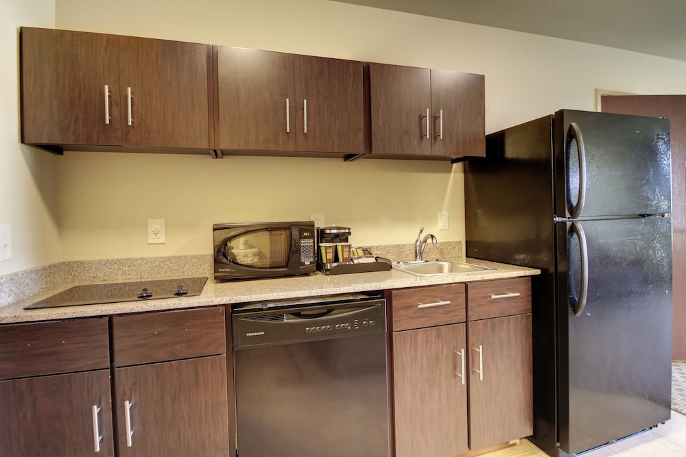 Cobblestone Inn & Suites Bloomfield - photo 25
