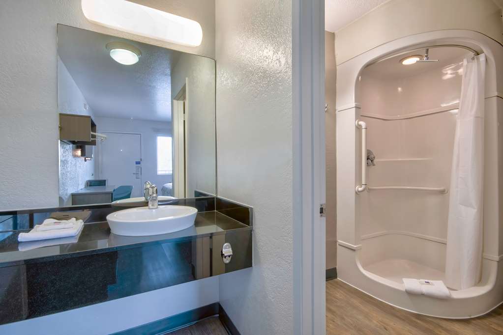 Motel 6 Albuquerque NM Midtown - photo 17