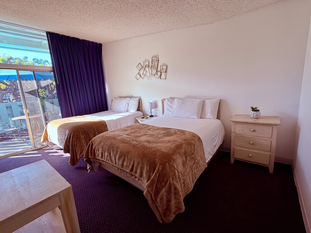 Foghorn Harbor Inn - photo 26