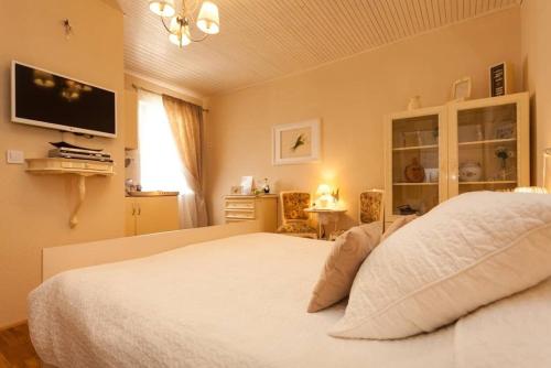 Apartment City Center Amaryllis — 4-Star Luxury Hotel in Rovinj, Croatia