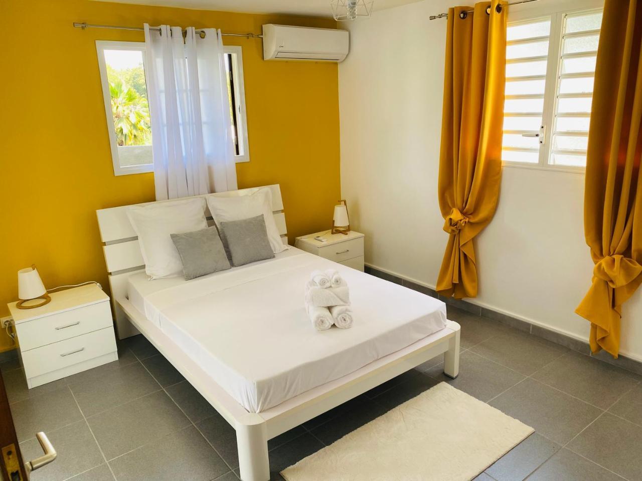 Logement de vacances — 4-Star Luxury Hotel in Les Abymes, Guadeloupe