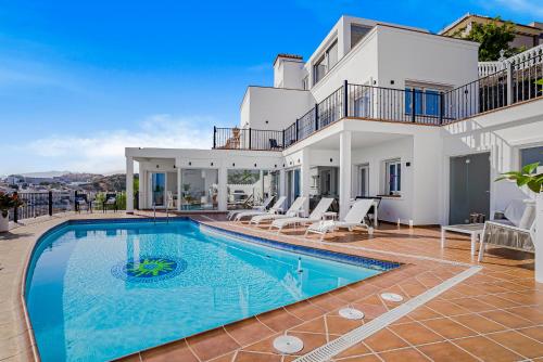 Villa Torremimosas — 4-Star Luxury Hotel in Fuengirola, Spain