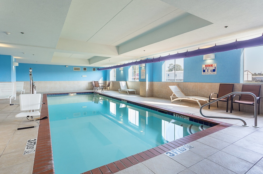 Holiday Inn Express Hotel & Suites BYRAM by IHG - photo 20