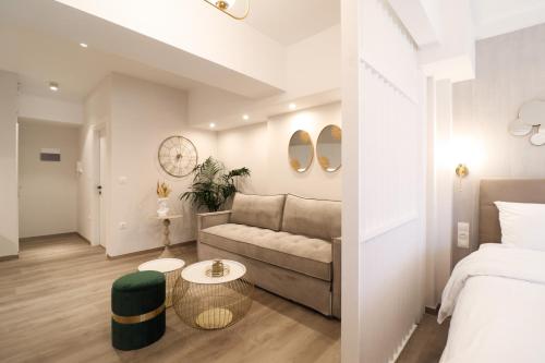 F & B Collection Central — 4-Star Luxury Hotel in Thessaloniki, Greece