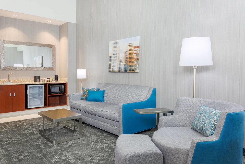 Courtyard by Marriott Pittsburgh Downtown - photo 13
