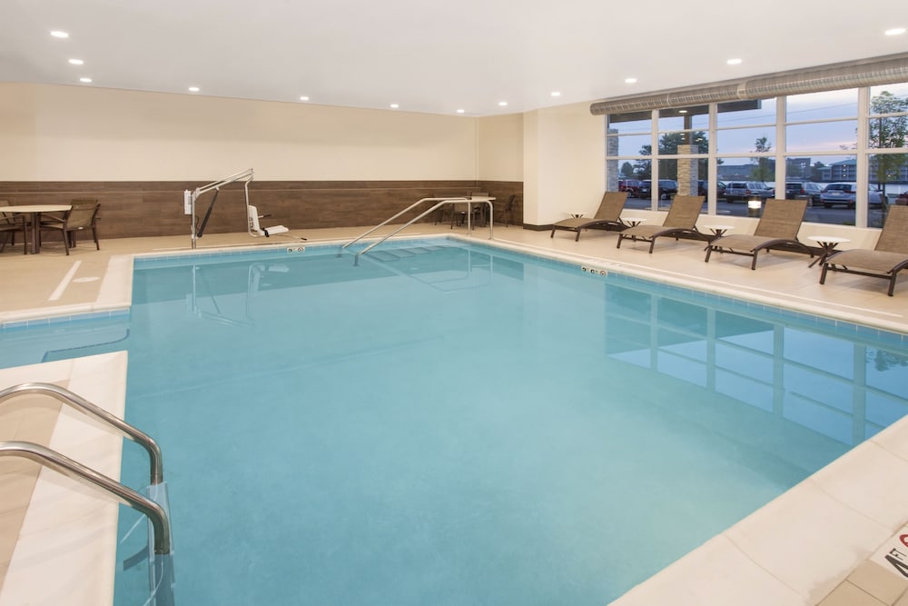 Holiday Inn Express & Suites Sandusky by IHG - photo 22