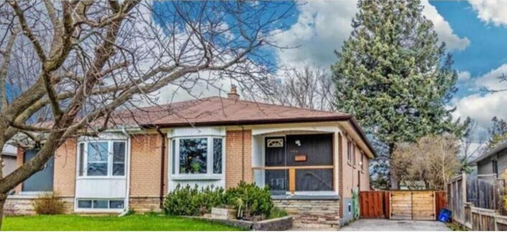 Private room with TVnetflix and free parking in Pickering, Canada