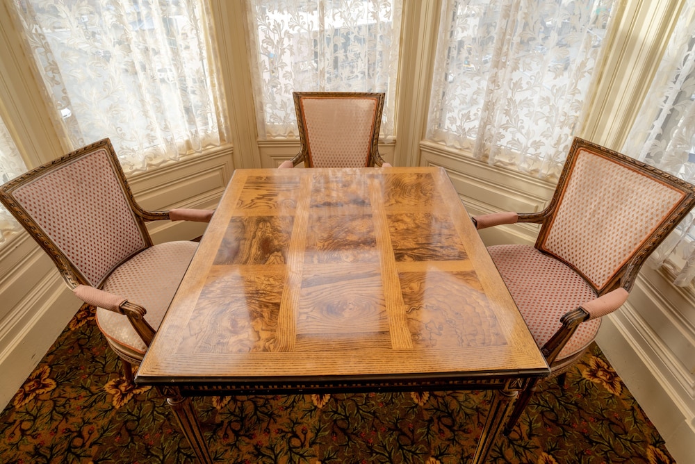 Geiser Grand Hotel - photo 8