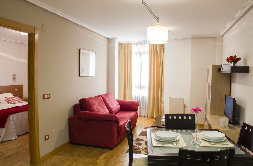 Apartamentos Cean Bermudez — 4-Star Luxury Hotel in Gijon, Spain