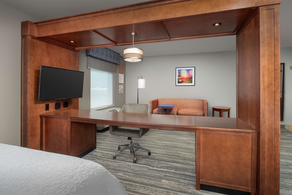 Hampton Inn & Suites Holly Springs - photo 11