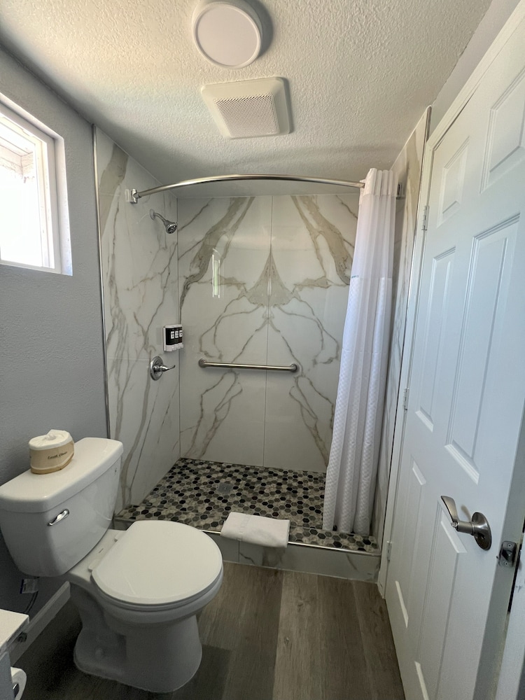 Sea Garden Inn - photo 30
