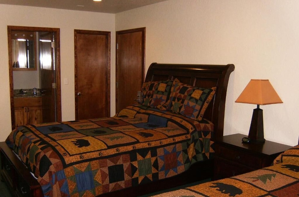 Glenwood Golf Course & Resort - photo 12