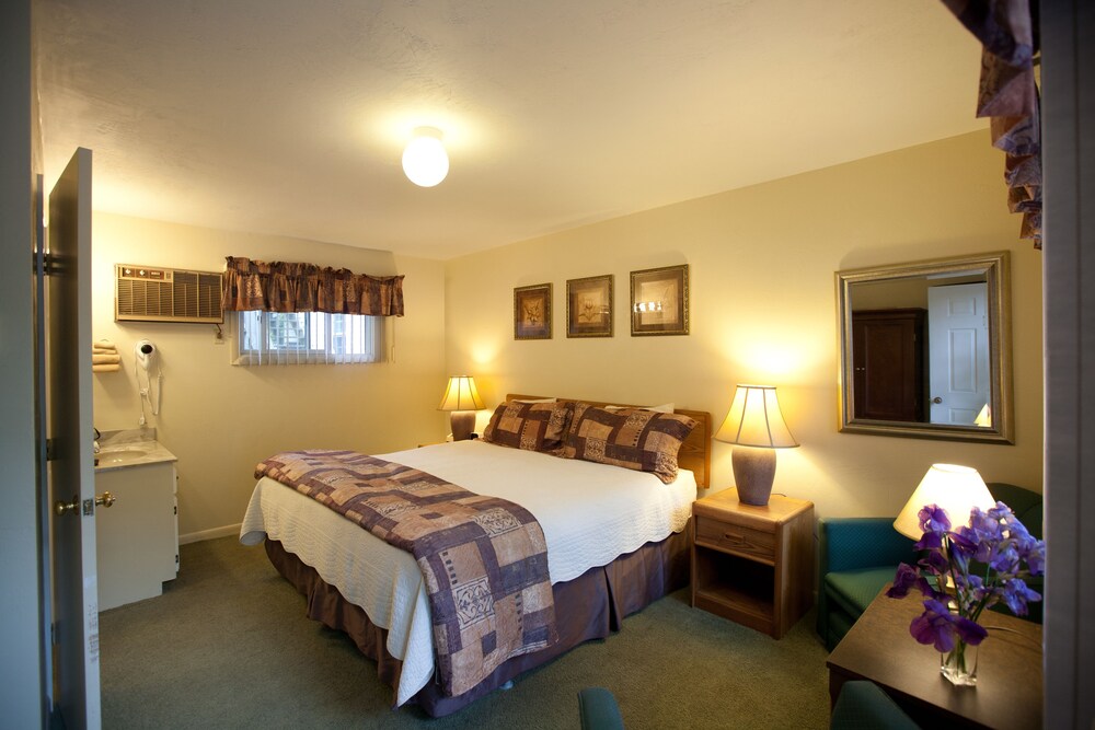 Cedar Court Inn - photo 13