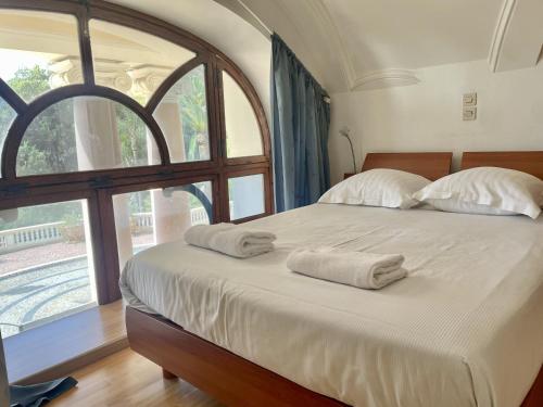 Le Winter Palace Prestigieux Centre Calme in Menton, France