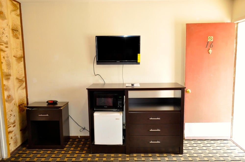 Andrews Motor Inn - photo 10