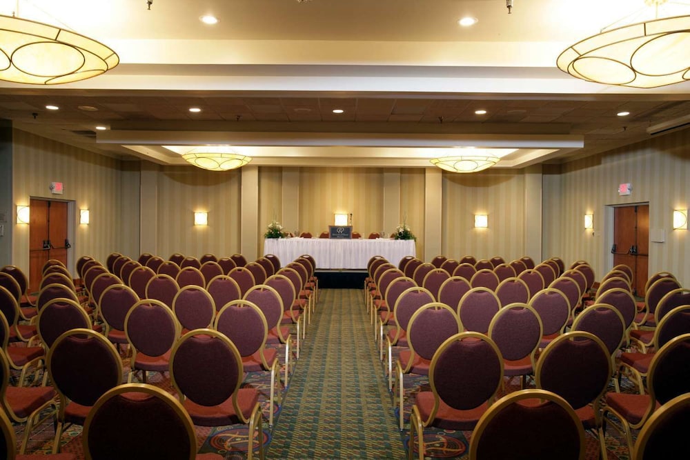 DoubleTree by Hilton Murfreesboro - photo 52