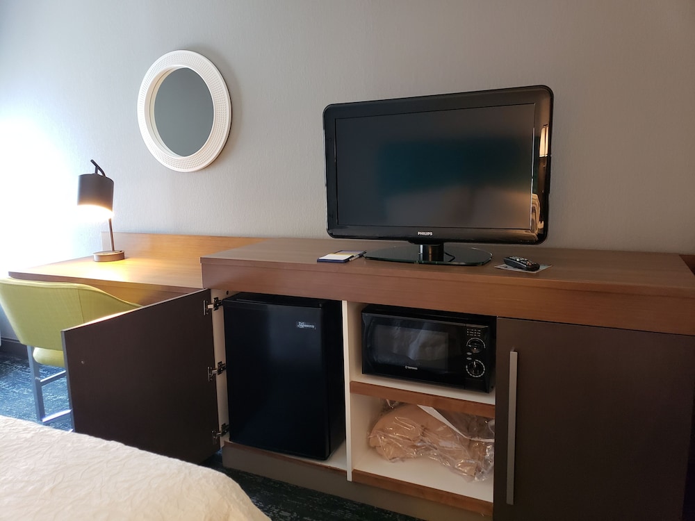 Hampton Inn & Suites Newtown - photo 44