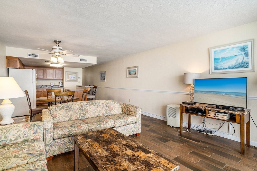 0610 Waters Edge Resort 1 Bedroom Condo by RedAwning - photo 8