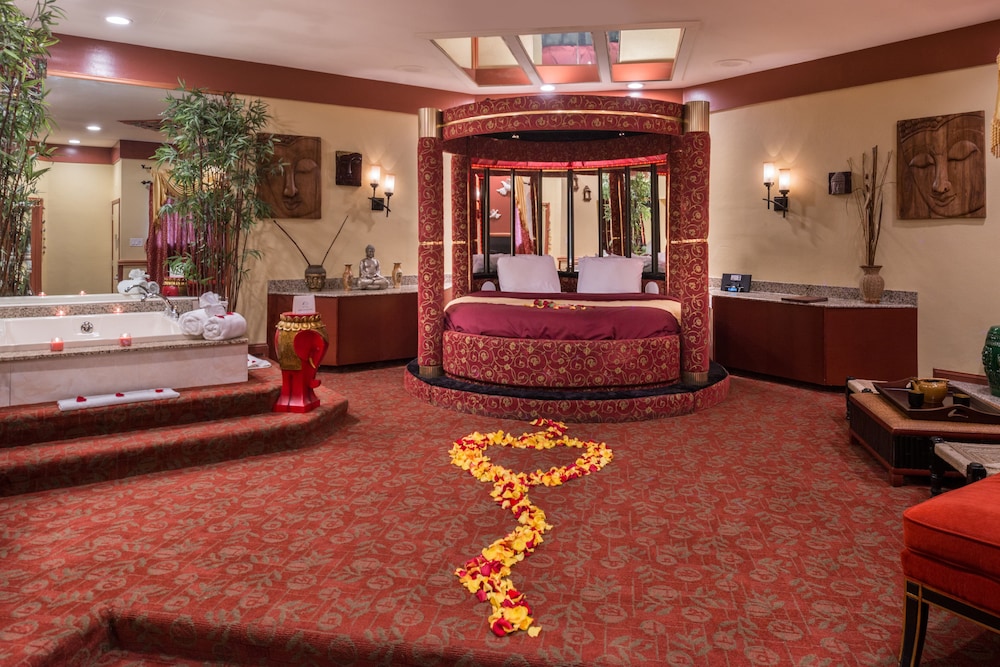 Inn of the Dove Romantic Suites with Jetted Tub & Fireplace - photo 7