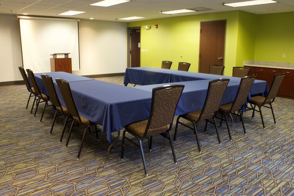 Holiday Inn Express & Suites Vadnais Heights by IHG - photo 61