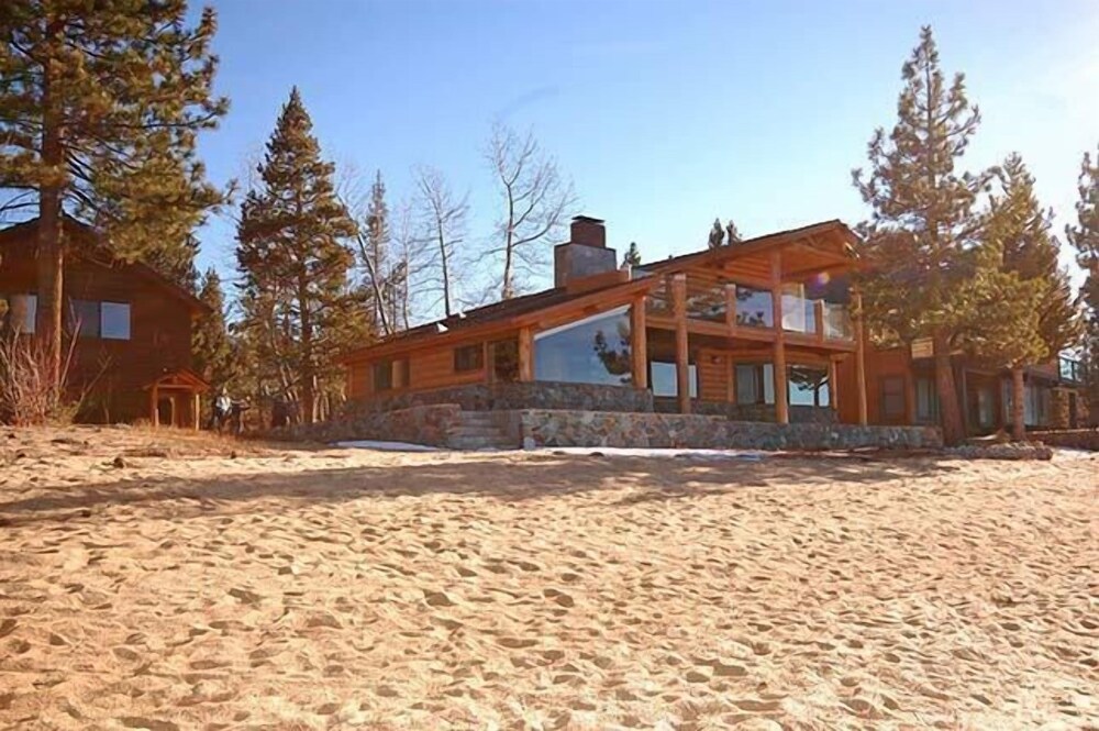 3819 Beach Road — South Lake Tahoe