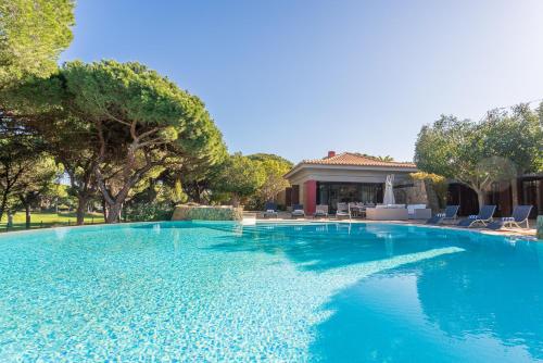 Villa Adelaide — 4-Star Luxury Hotel in Quarteira, Portugal