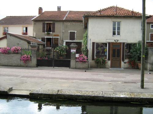 Chez Monique - carbon neutral hotel in Dijon
