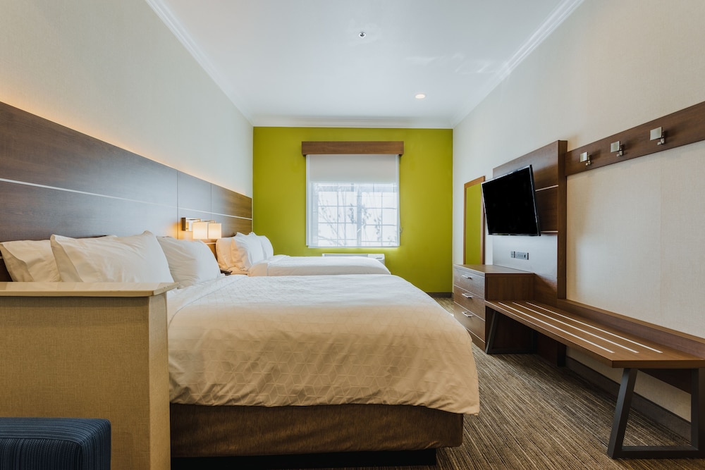 Holiday Inn Express Suites Davis University Area - photo 14