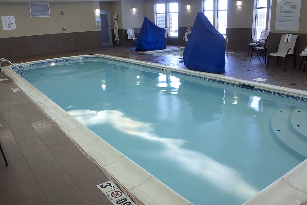 Holiday Inn Express & Suites Youngstown West Austintown by IHG - photo 14