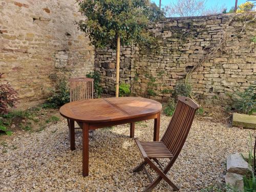 La Studette du Pèlerin Un Air d’Autrefois Secure & Free Park Vélo in Tournus, France