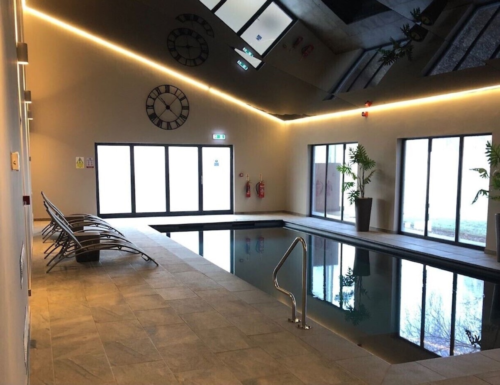 Burton Lodge Guest House and Spa — 4-Star Luxury Hotel in Driffield, United Kingdom