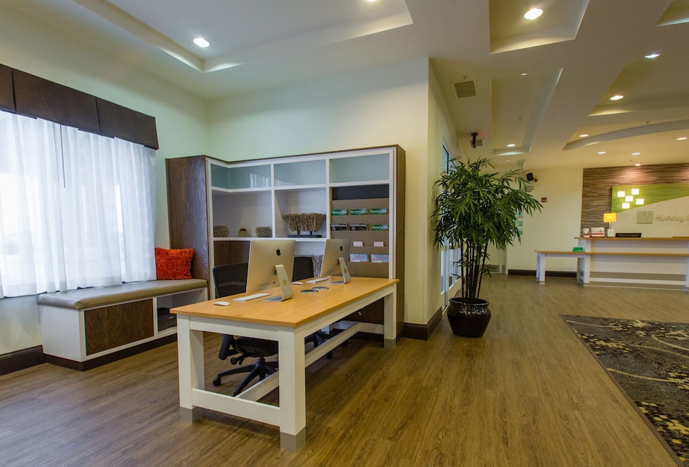 Holiday Inn Bloomington Airport by IHG - photo 40