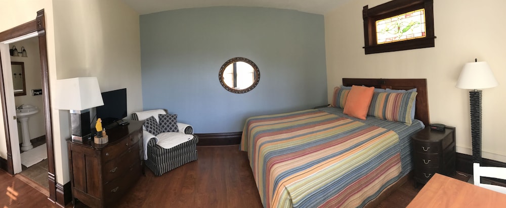 The Harbor Light Inn - photo 17