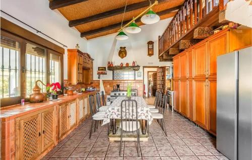 Comfortable villa with mountain views Valverde de Leganés — 4-Star Luxury Hotel in Valverde De Leganes, Spain