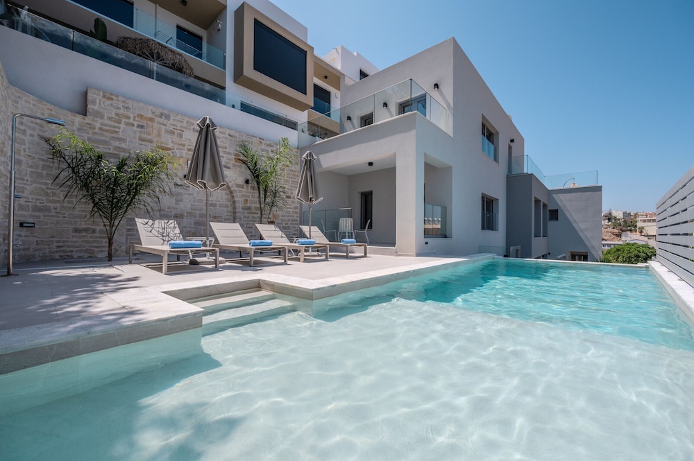 ArtCotel Luxury Villa — 4-Star Luxury Hotel in Rethymno, Greece