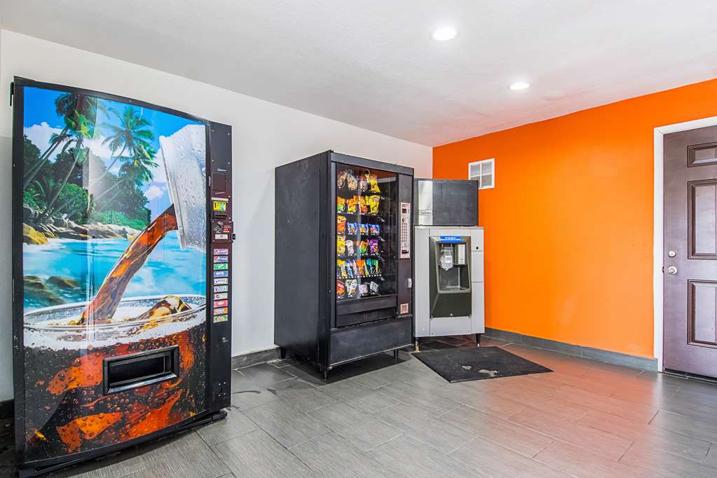 Motel 6 Bakersfield CA Airport - photo 29