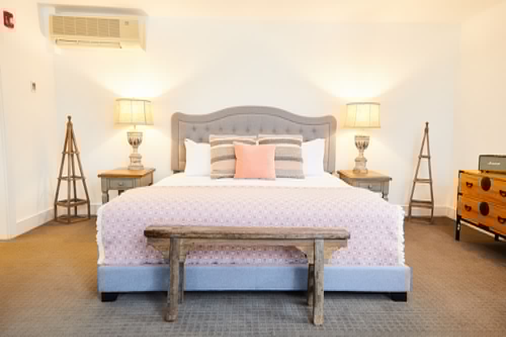 Shelter Harbor Inn - photo 9