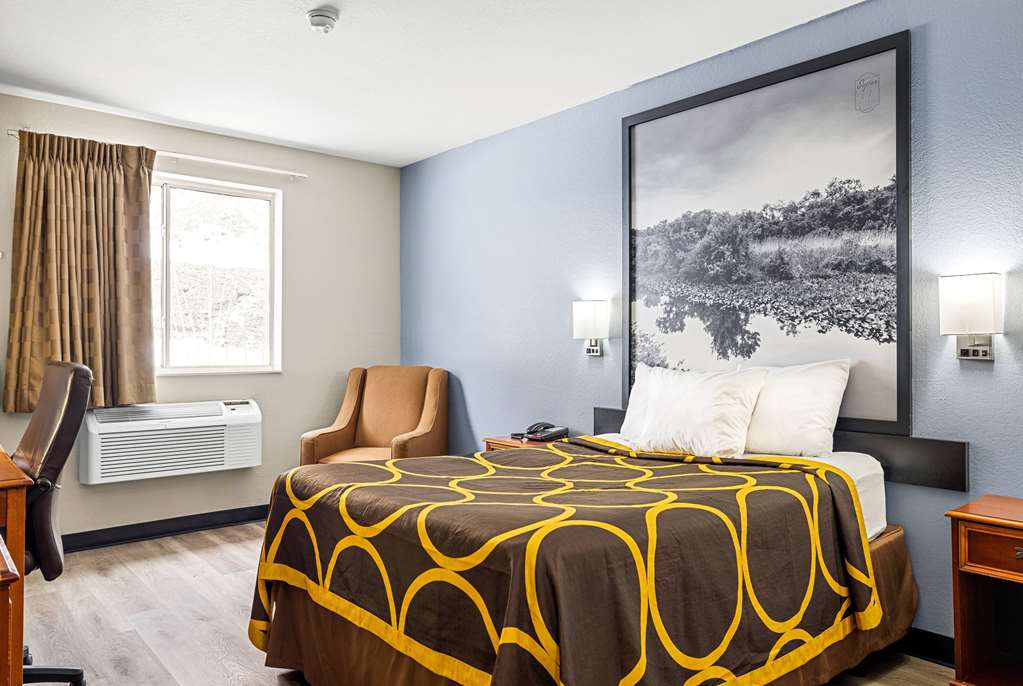 Super 8 by Wyndham Pittsburgh Monroeville - photo 36