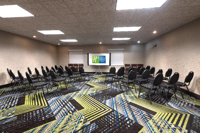 Holiday Inn Express Hotel & Suites Goshen by IHG - photo 29